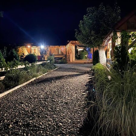 Villa Lukash Yanoshi Exteriör bild