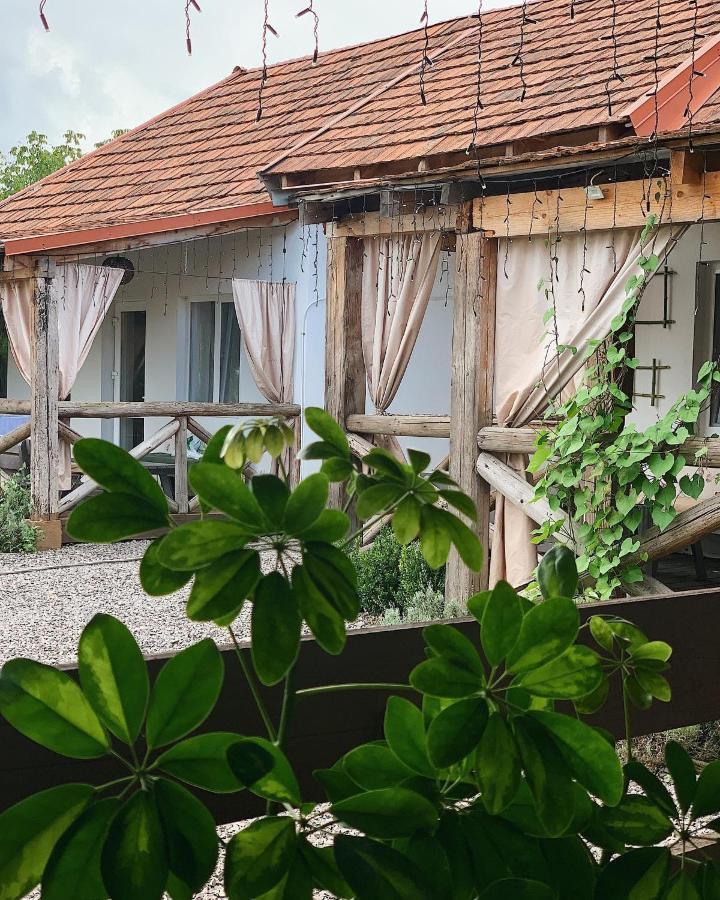 Villa Lukash Yanoshi Exteriör bild