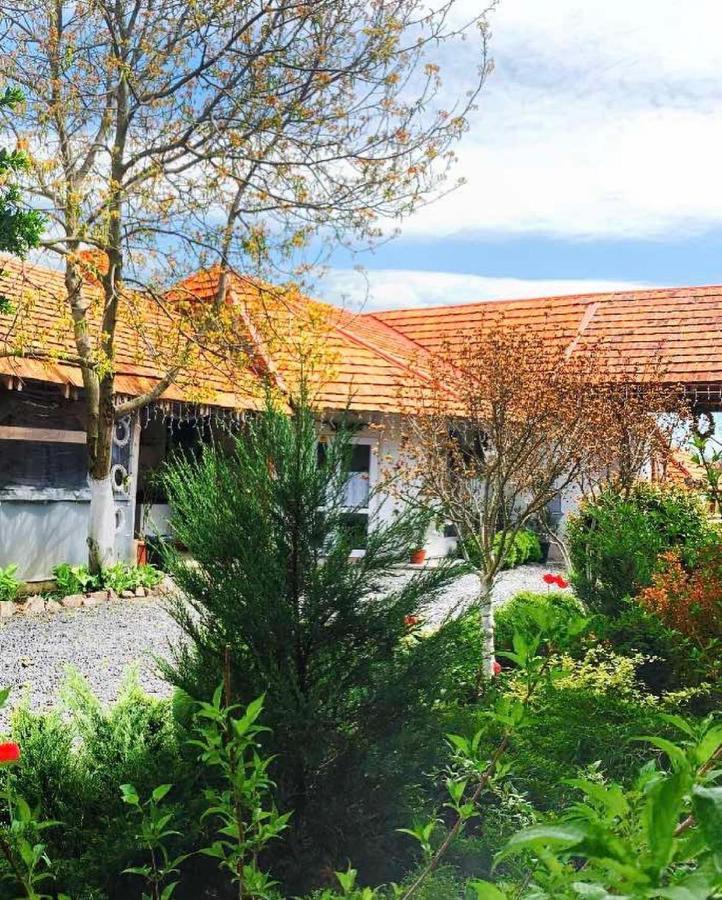 Villa Lukash Yanoshi Exteriör bild
