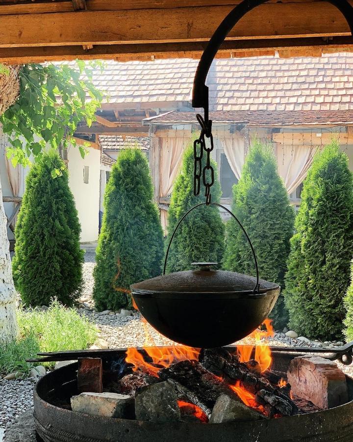 Villa Lukash Yanoshi Exteriör bild