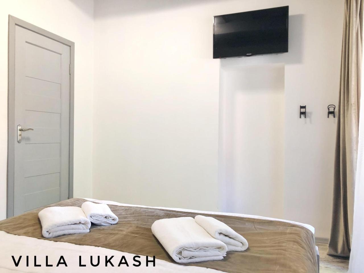 Villa Lukash Yanoshi Exteriör bild