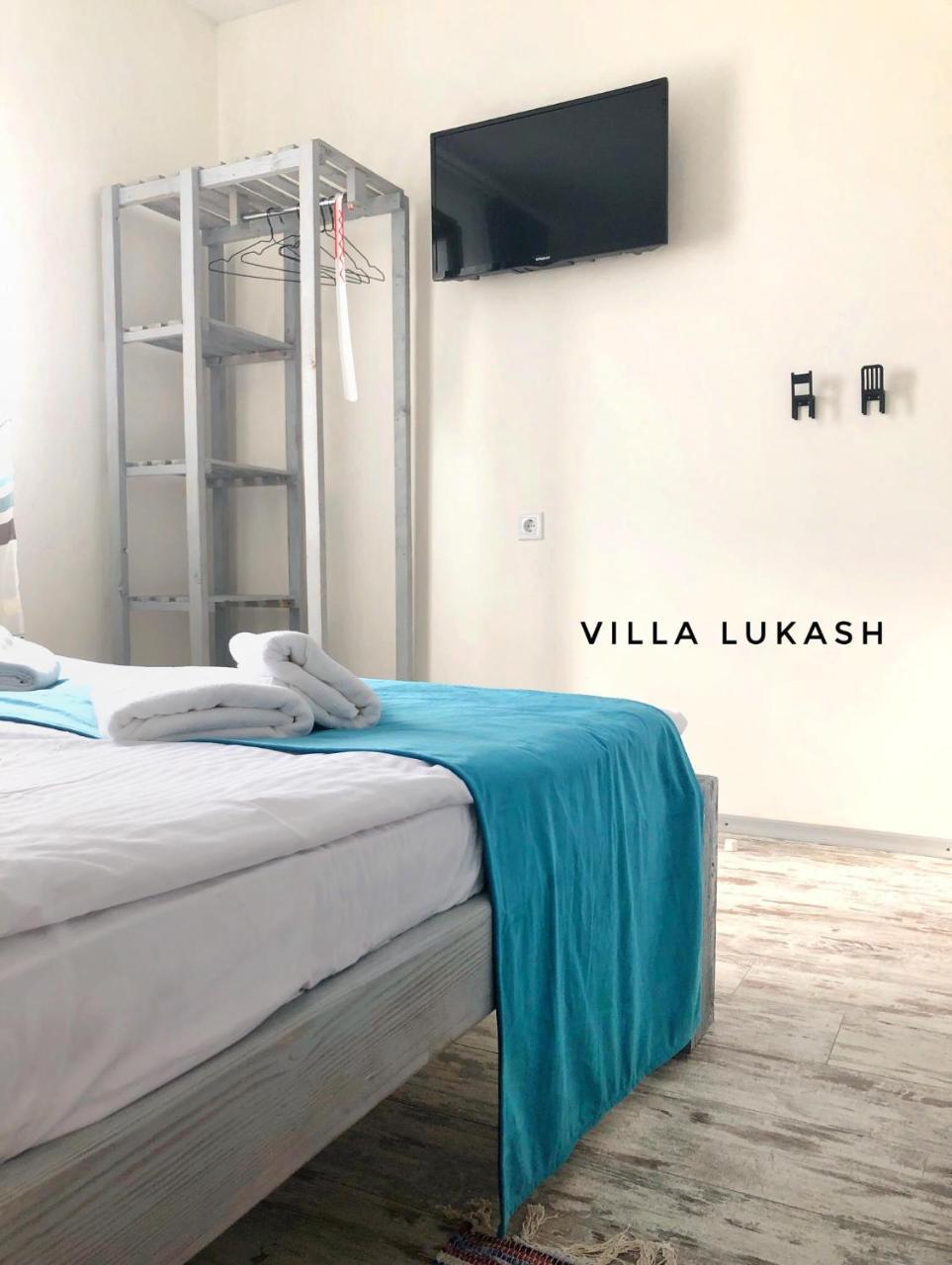 Villa Lukash Yanoshi Exteriör bild