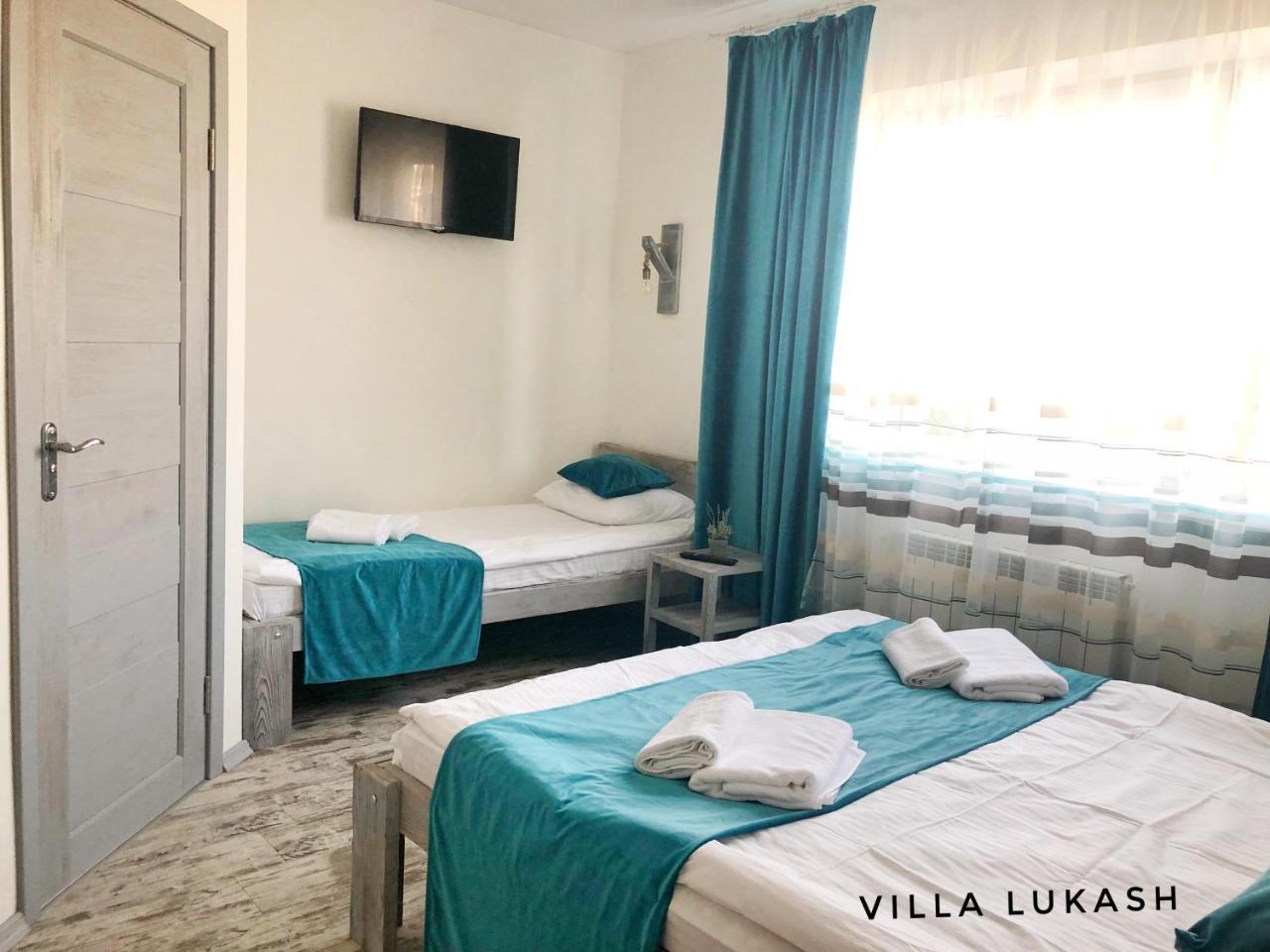 Villa Lukash Yanoshi Exteriör bild