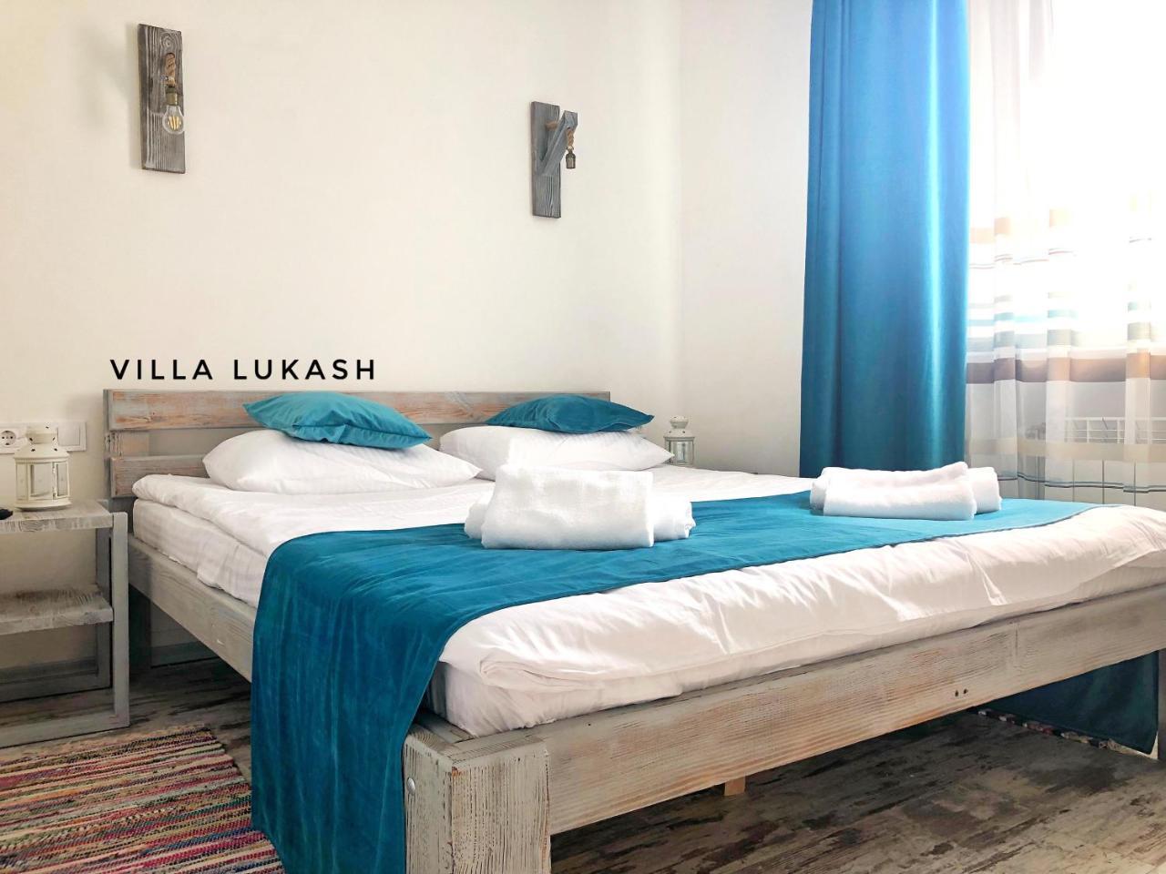 Villa Lukash Yanoshi Exteriör bild